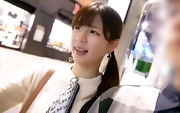 被 Sizzling Japanese MILF-Explosive Blowjob & Intense Hardcore Action