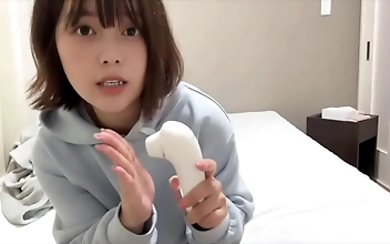 娇妻 Sizzling Tight-Assed Beauty Takes It Rough From Behind