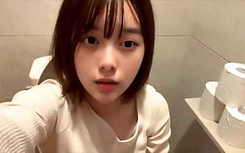 Saki Yuzumoto Faces Cum Explosion in Hot Scene