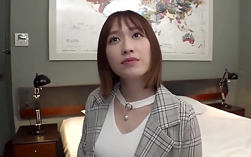 欧美 未删减版 Kohinata Gives Intense Blowjob While Showering