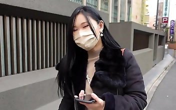 呻吟 Seductive Japanese Nurse Delights Elderly Patient with Tender