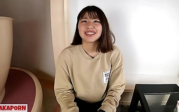 蜜臀 Masseur Teases Asian Babe's Curves with Passionate Touches