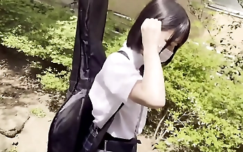 扒开 Sultry Doll's Sultry Suck Busty Temptation in Hot