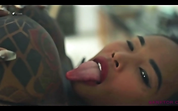 伦理 free Adorable Asian Beauty Teasing Her Perfectly Smooth Pussy